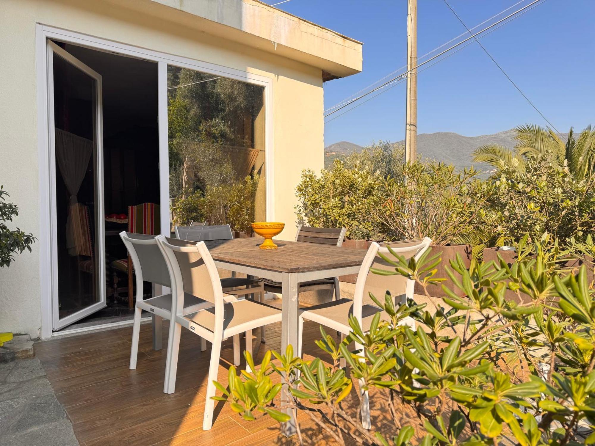 Casa Bisou Italia Wifi Et Parking Free Privato Villa Diano San Pietro Luaran gambar