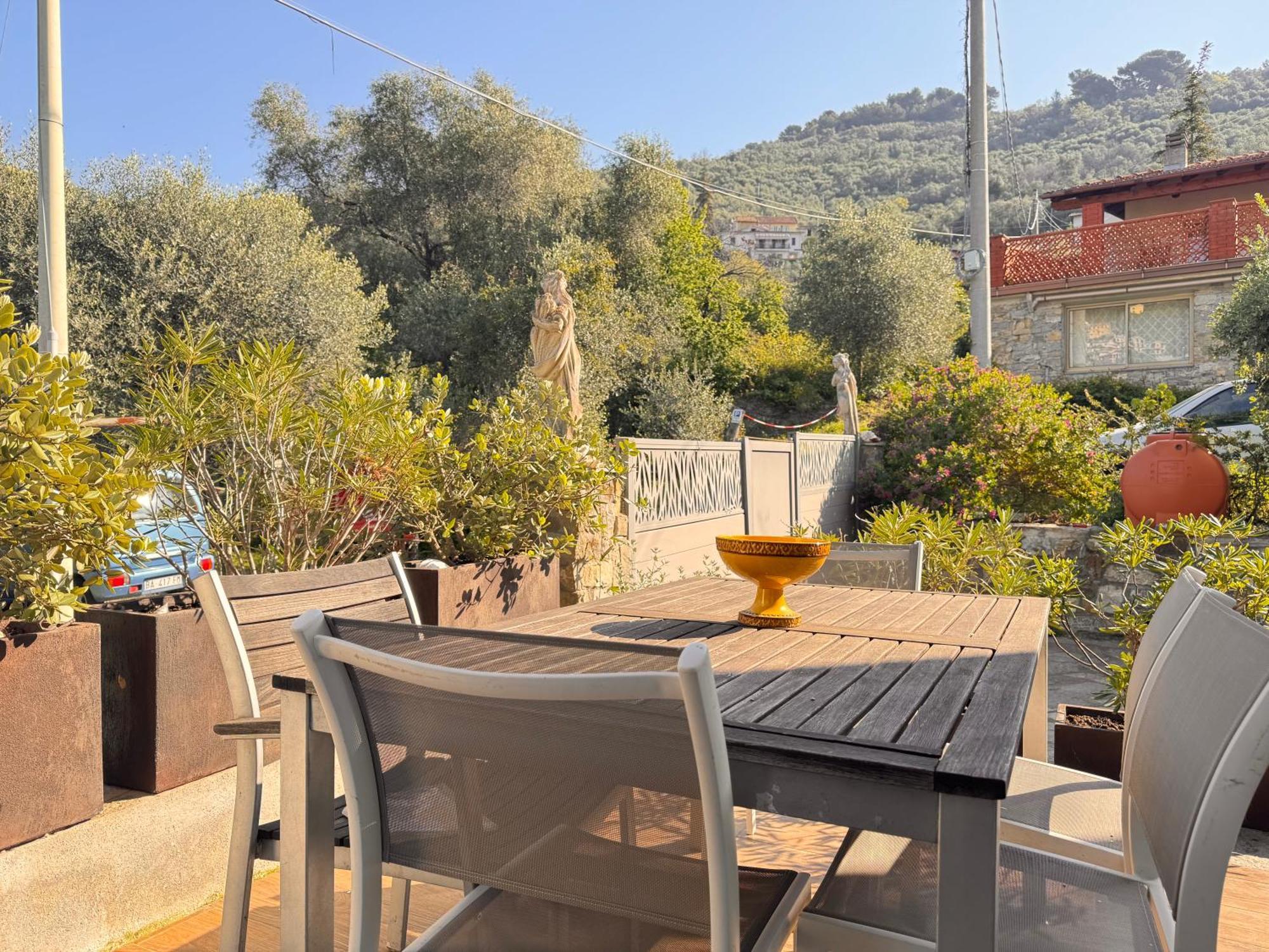 Casa Bisou Italia Wifi Et Parking Free Privato Villa Diano San Pietro Luaran gambar
