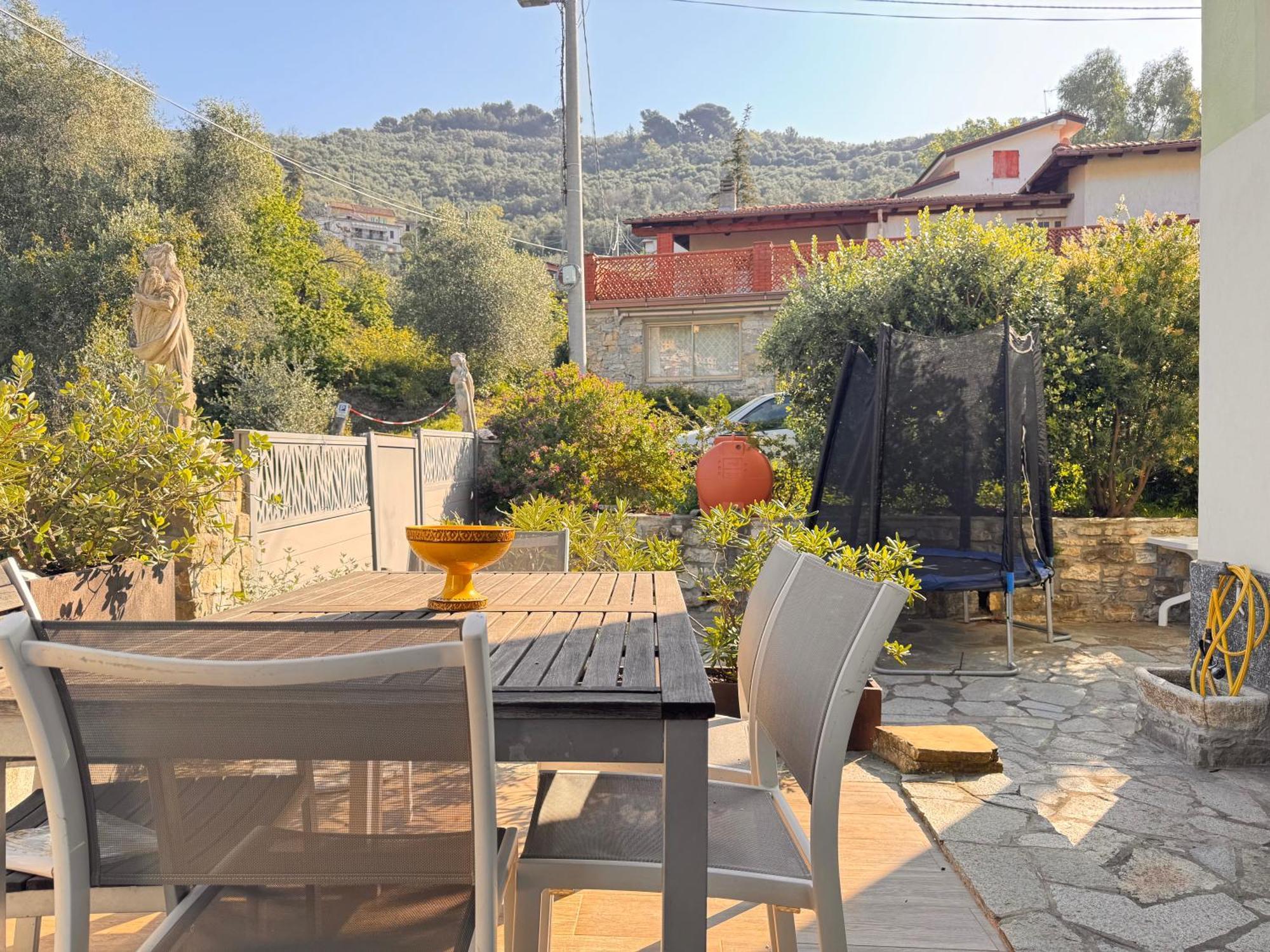 Casa Bisou Italia Wifi Et Parking Free Privato Villa Diano San Pietro Luaran gambar